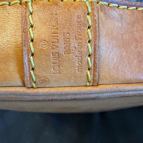 Louis Vuitton Monogram Canvas Handbag - Picture 6 of 16